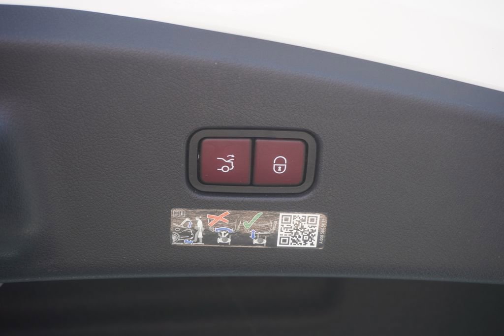 Used 2024 Mercedes-Benz CLE 300 4MATIC Coupe image 8