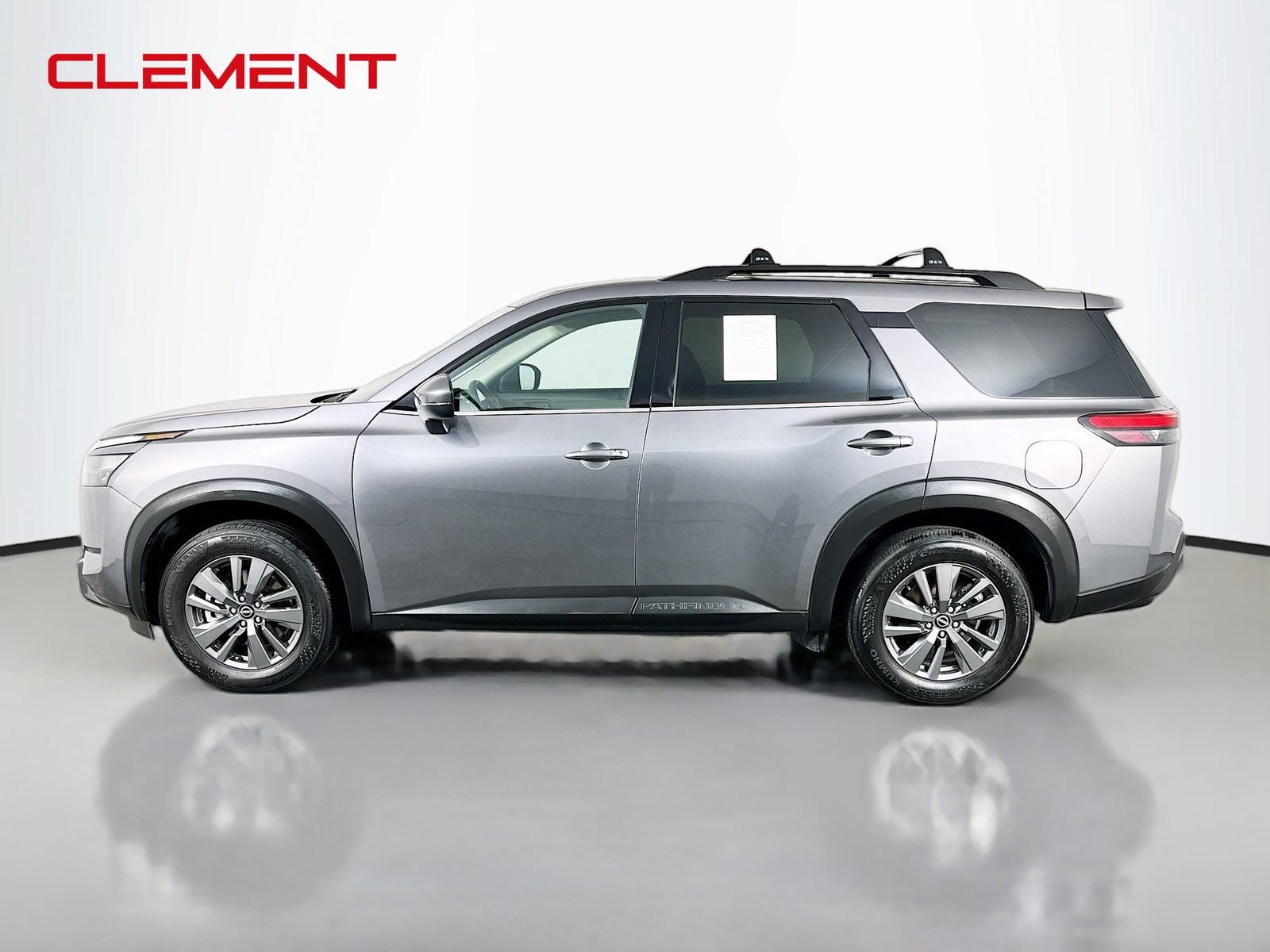 Used 2023 Nissan Pathfinder SV FWD image 5