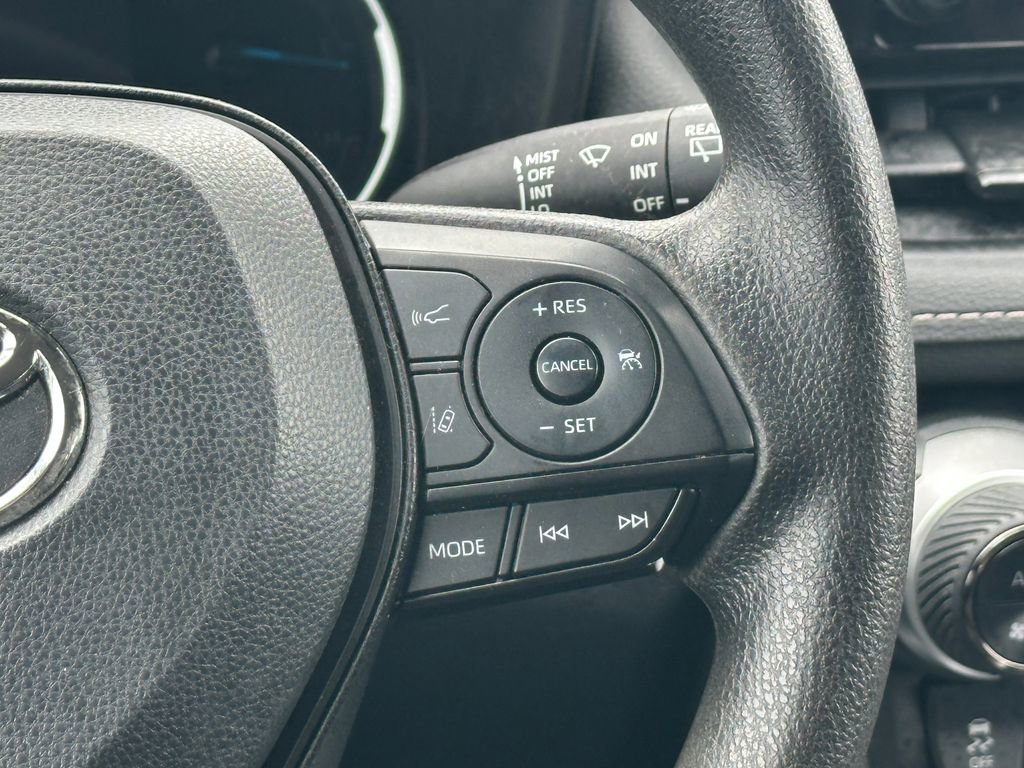 Certified 2024 Toyota RAV4 LE AWD/4WD image 21