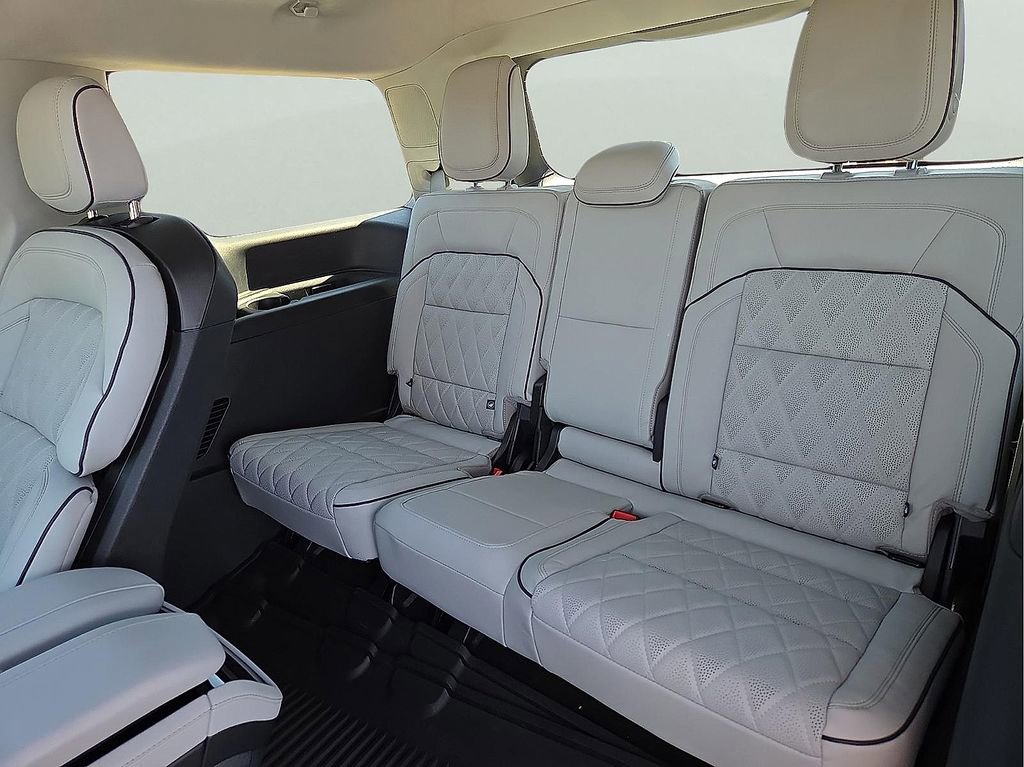 New 2026 Lincoln Navigator Black Label image 11