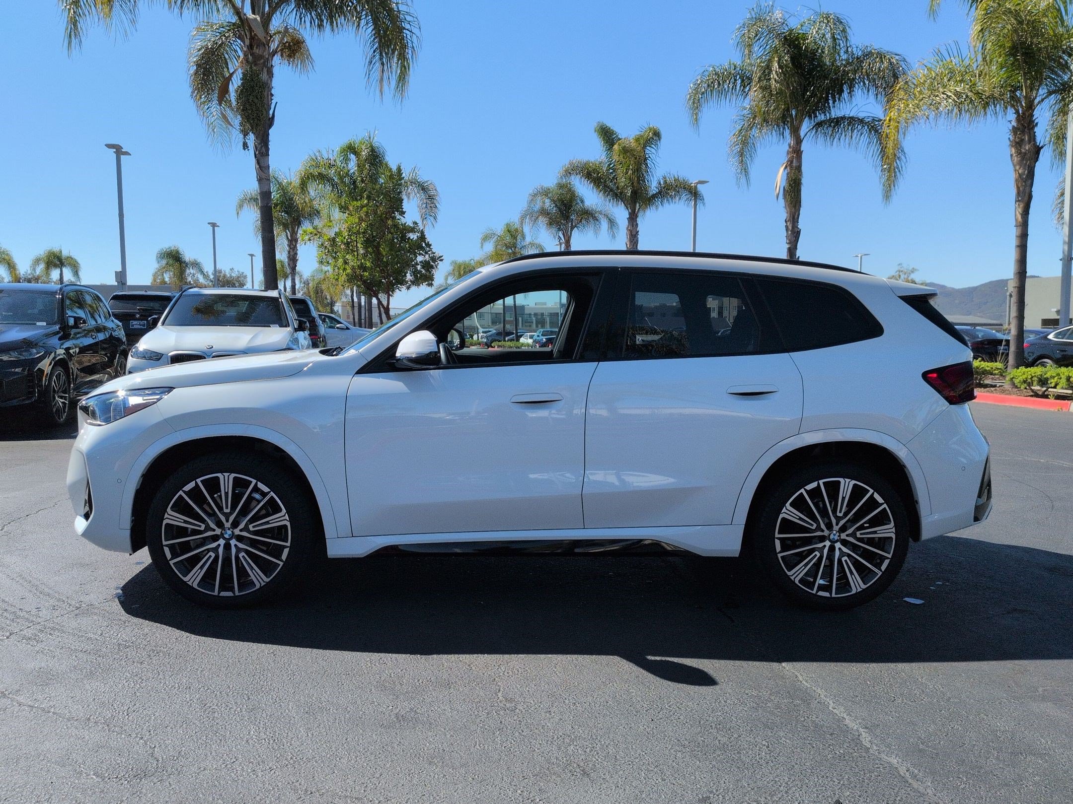 Certified 2025 BMW X1 xDrive28i w/ M Sport Package AWD/4WD image 7