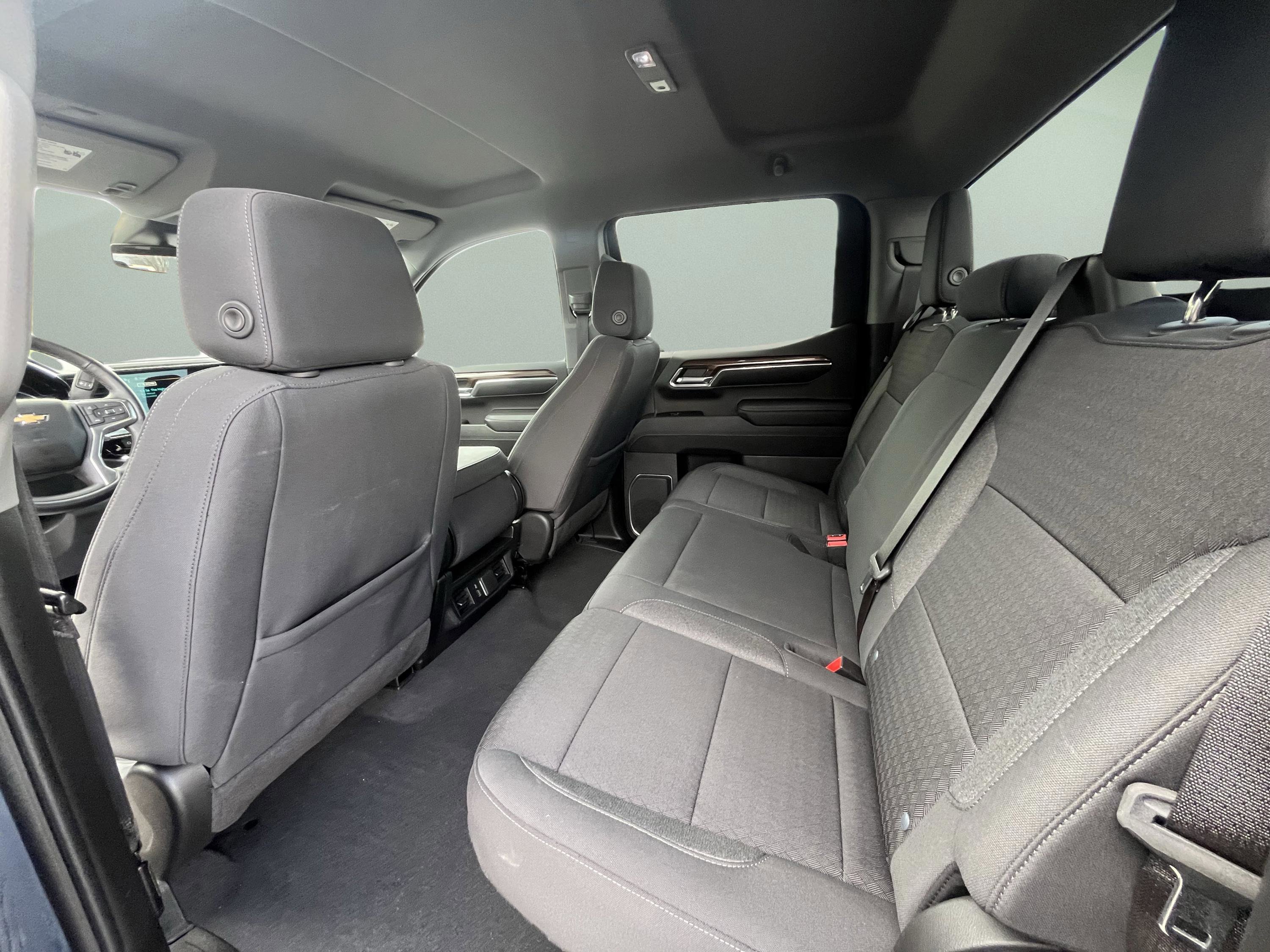 Used 2023 Chevrolet Silverado 1500 LT AWD/4WD image 32