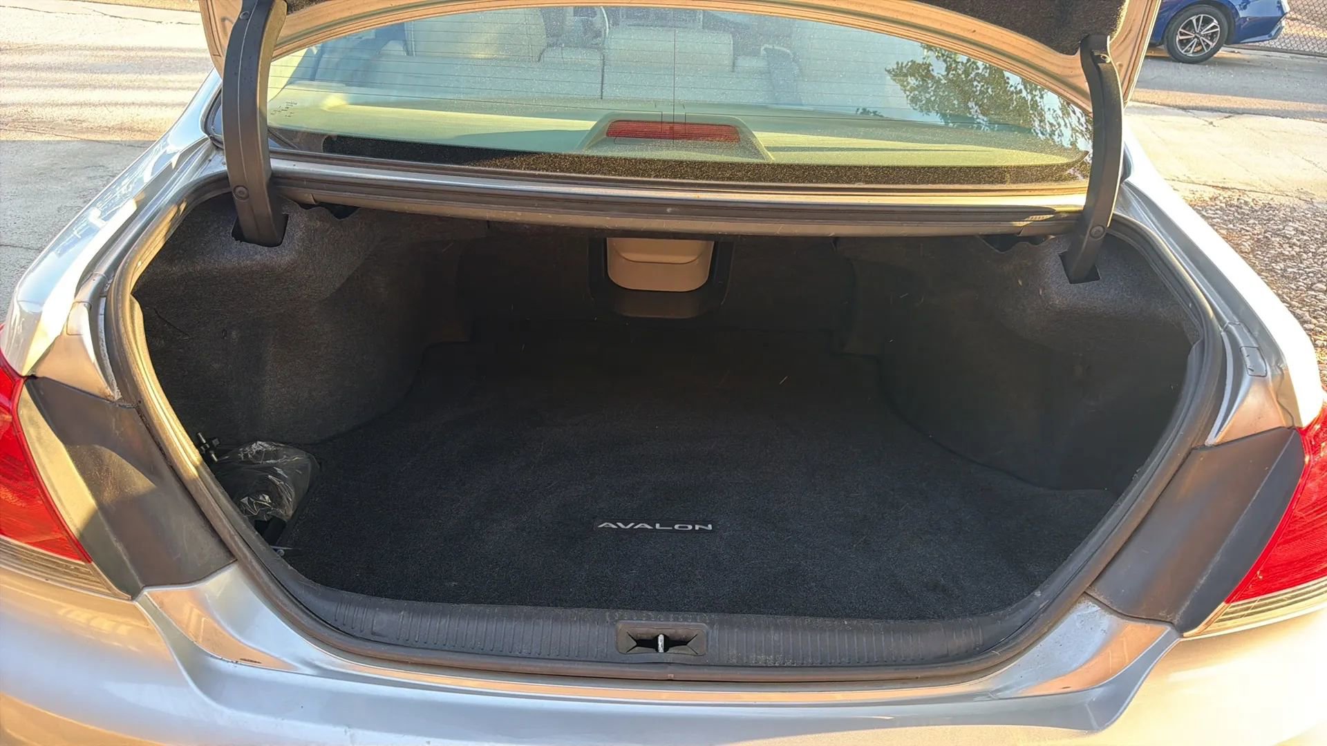 Used 2011 Toyota Avalon FWD image 5