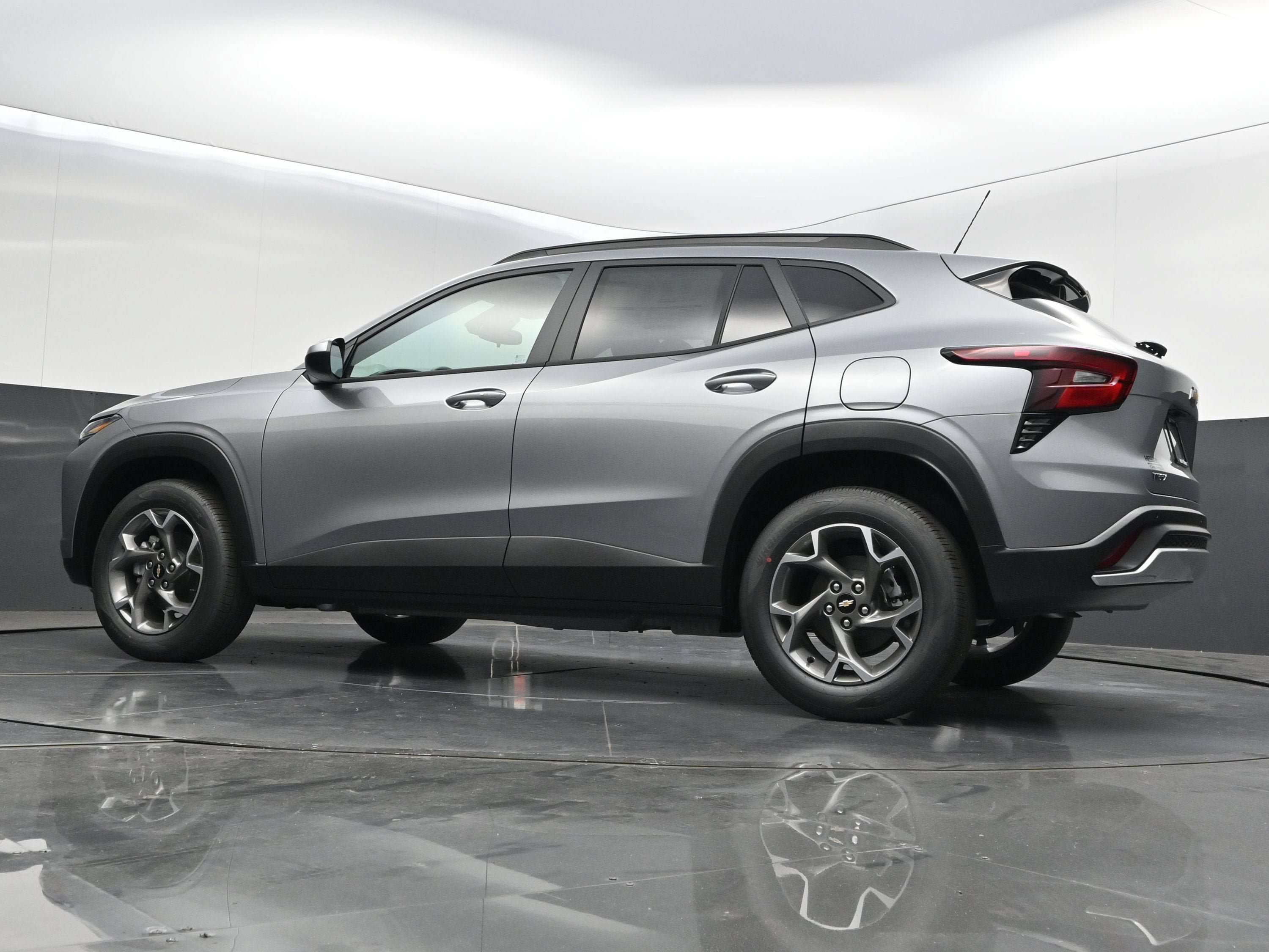 New 2026 Chevrolet Trax LT w/ Driver Confidence Package FWD image 38
