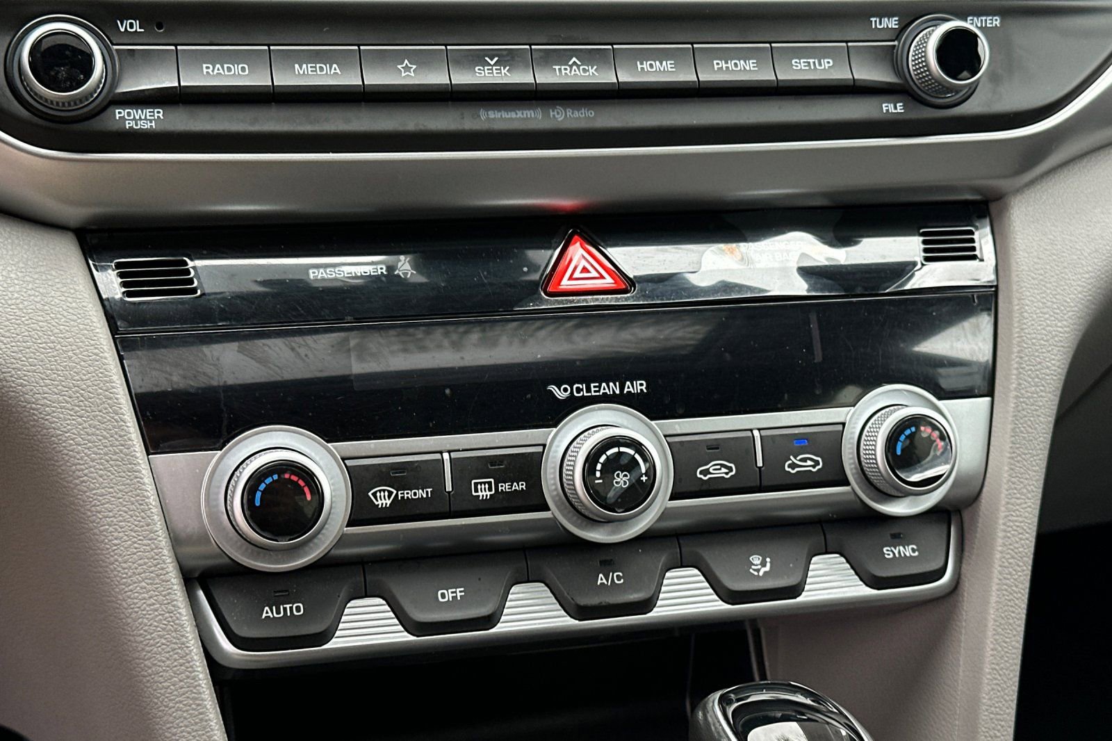 Used 2020 Hyundai Elantra Value Edition FWD image 25