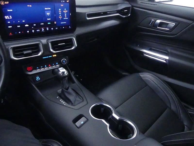 Used 2025 Ford Mustang Premium image 16