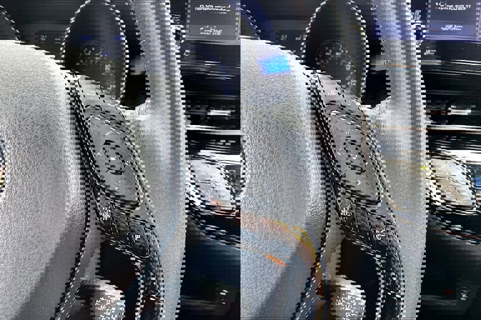 Used 2021 Toyota C-HR XLE FWD image 24