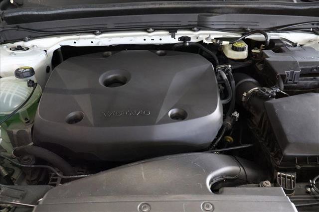 Used 2021 Volvo XC40 T5 R-Design image 28