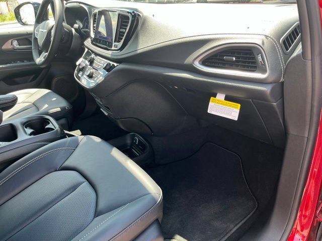 New 2026 Chrysler Pacifica Select AWD/4WD image 27