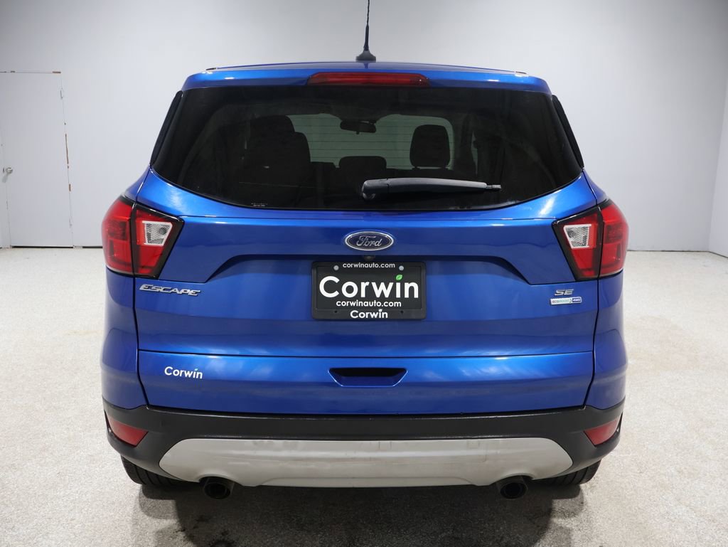 Used 2019 Ford Escape SE image 3