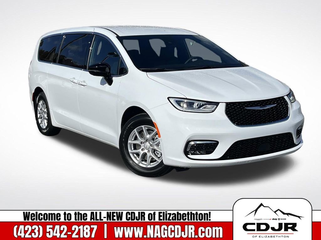 New 2026 Chrysler Pacifica Select image 1