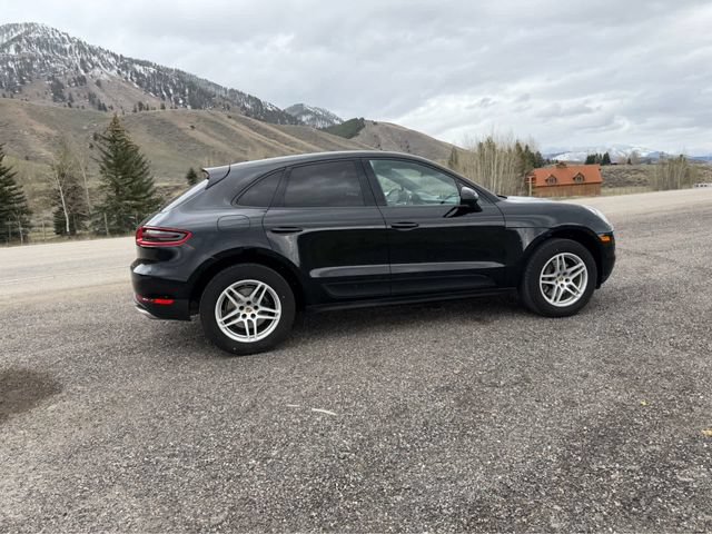 Used 2018 Porsche Macan AWD/4WD image 8