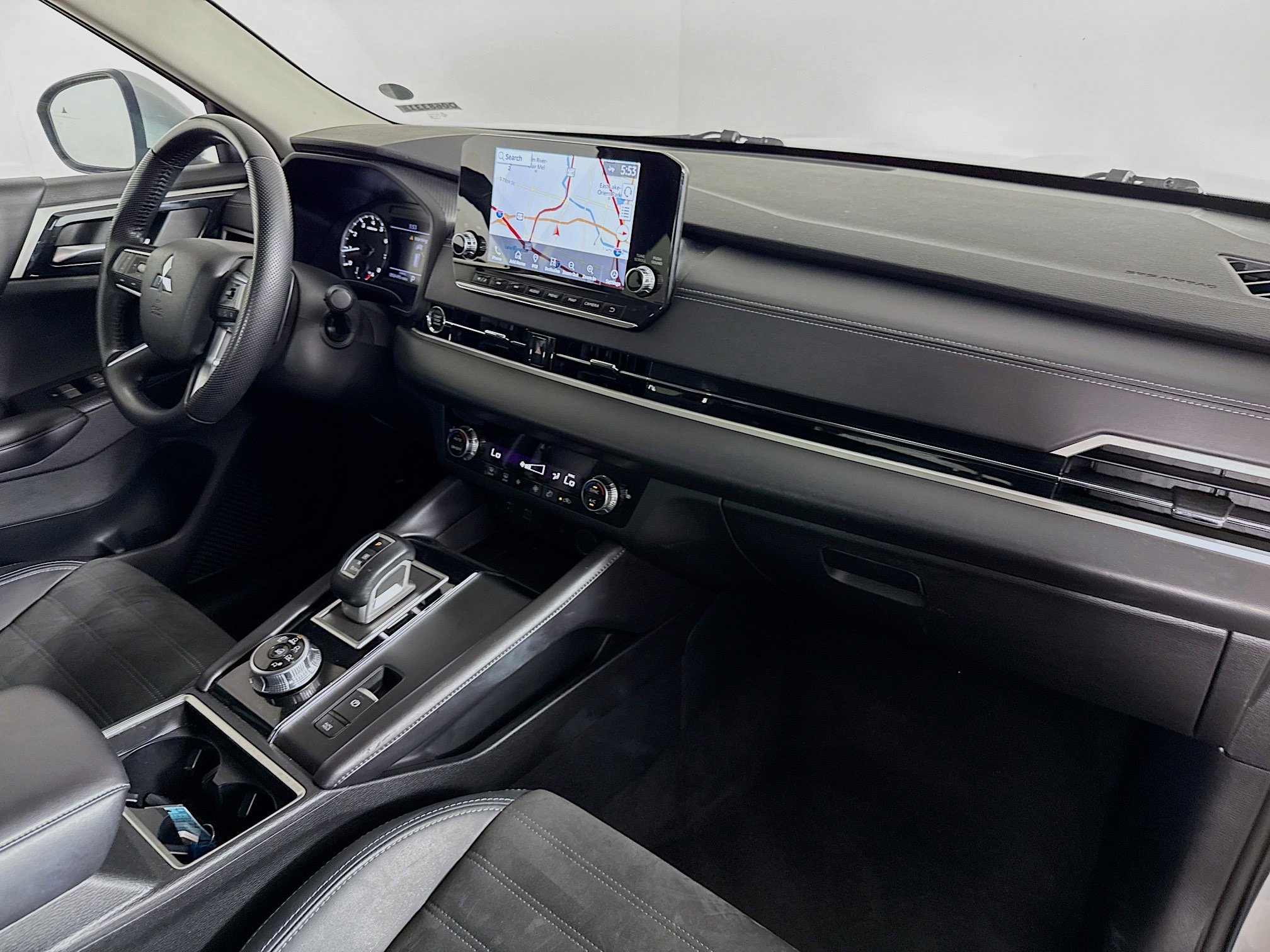 Used 2024 Mitsubishi Outlander SE Black Edition FWD image 36