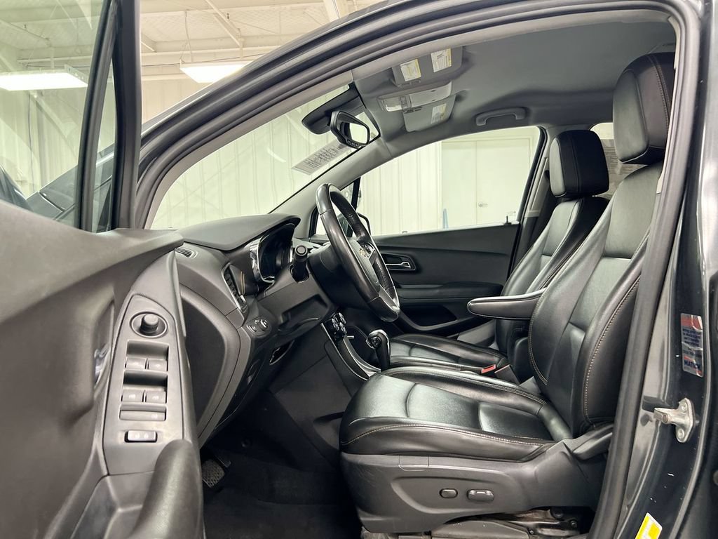 Used 2017 Chevrolet Trax Premier AWD/4WD image 19