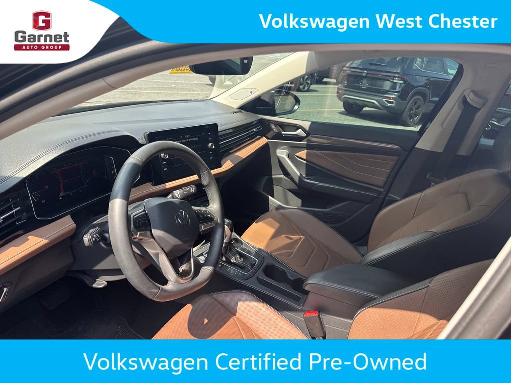 Used 2025 Volkswagen Jetta SEL FWD image 10