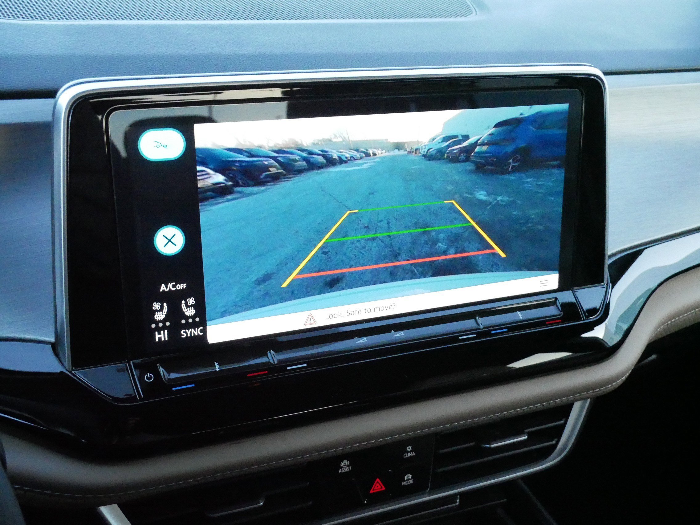 Certified 2024 Volkswagen Atlas Cross Sport SE image 32