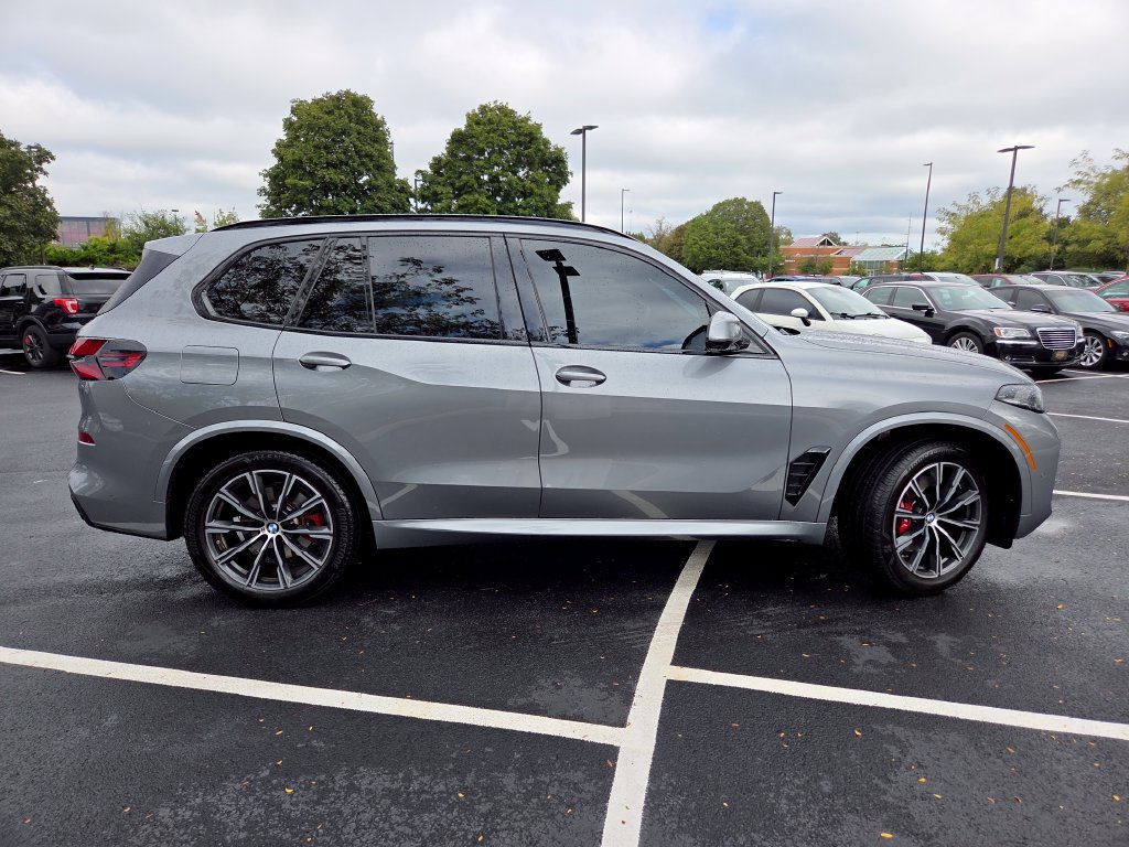 Used 2025 BMW X5 xDrive40i w/ M Sport Package AWD/4WD image 30