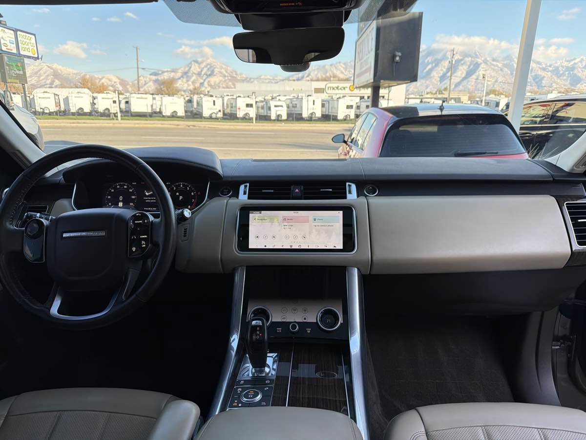 Used 2018 Land Rover Range Rover Sport HSE image 19