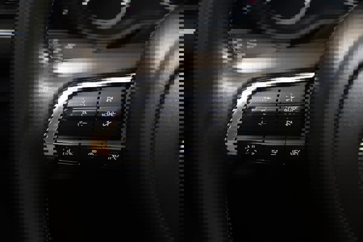 Used 2025 MAZDA MAZDA3 Carbon image 35