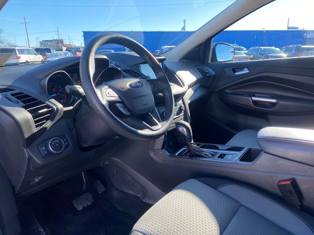 Used 2019 Ford Escape SE image 9