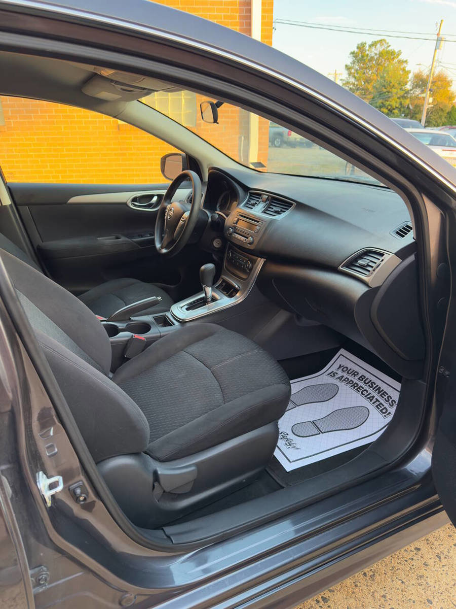 Used 2013 Nissan Sentra SR image 7