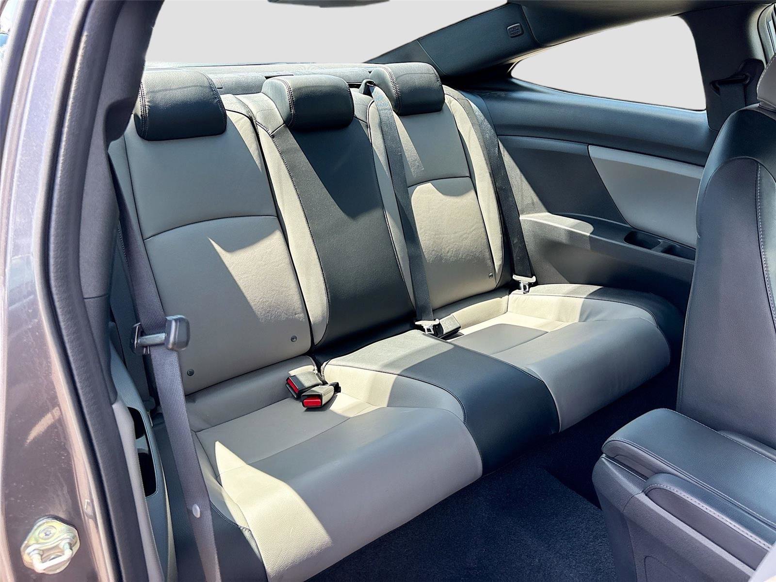 Used 2018 Honda Civic EX-L image 26