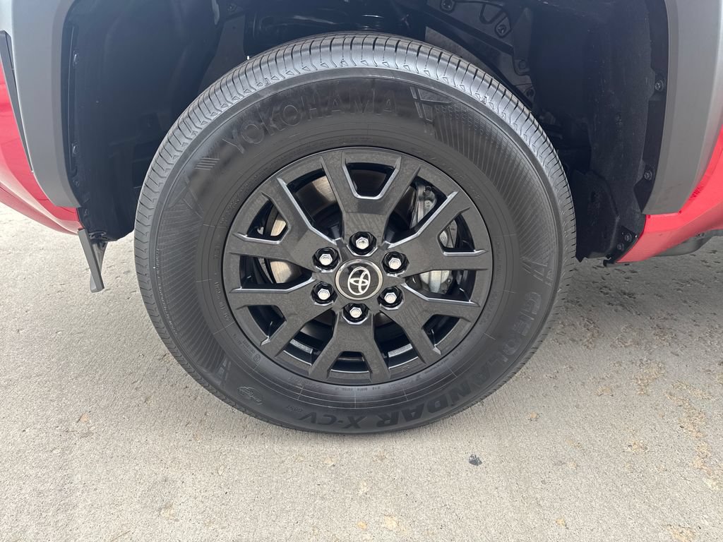 Certified 2025 Toyota 4Runner SR5 AWD/4WD image 26
