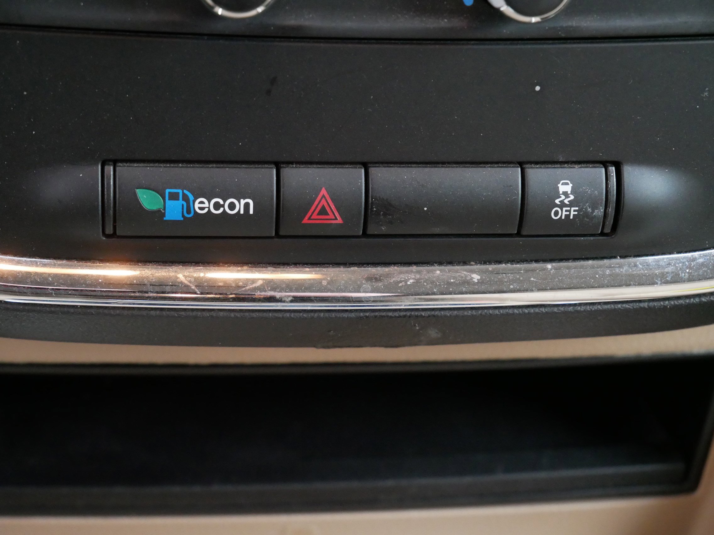 Used 2014 Dodge Grand Caravan SXT image 26