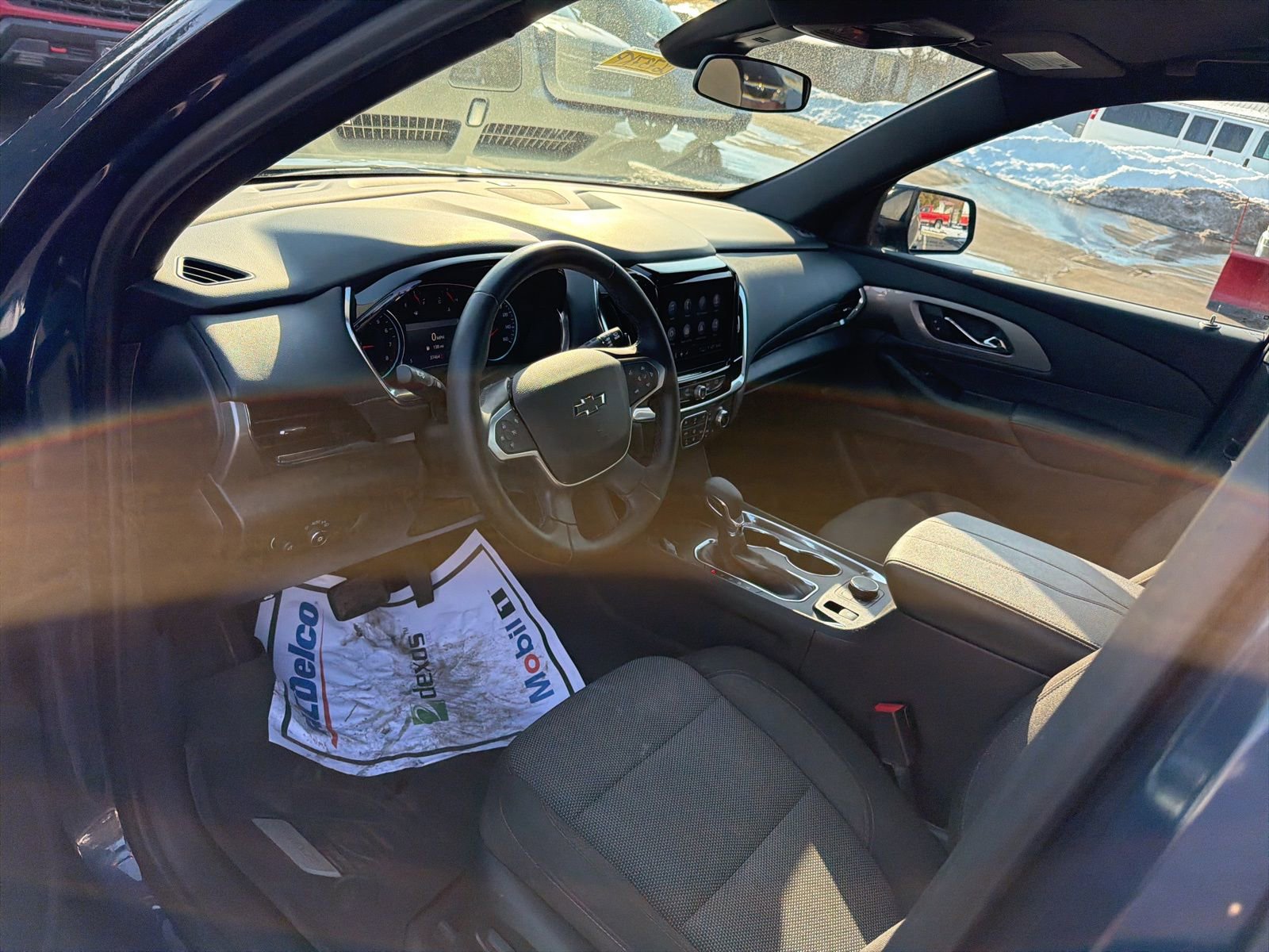 Used 2023 Chevrolet Traverse LT image 9