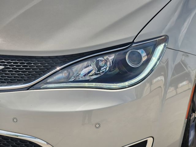 Used 2019 Chrysler Pacifica Limited w/ Advanced Safetytec Group image 9