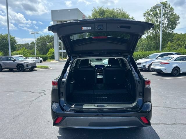 Used 2025 Toyota Highlander Limited AWD/4WD image 9