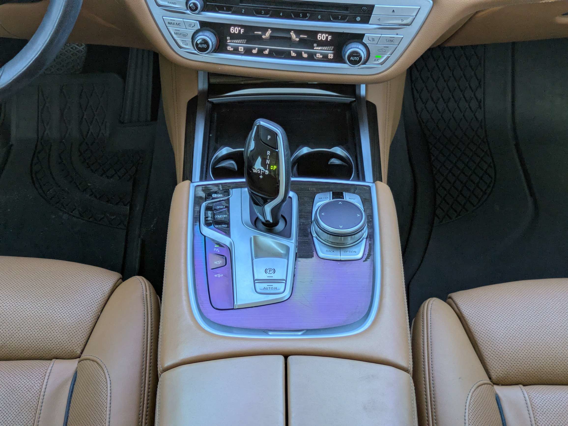 Used 2020 BMW 740i w/ Premium Package RWD image 6