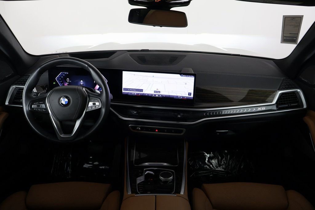 Used 2025 BMW X5 xDrive40i w/ Climate Comfort Package image 8
