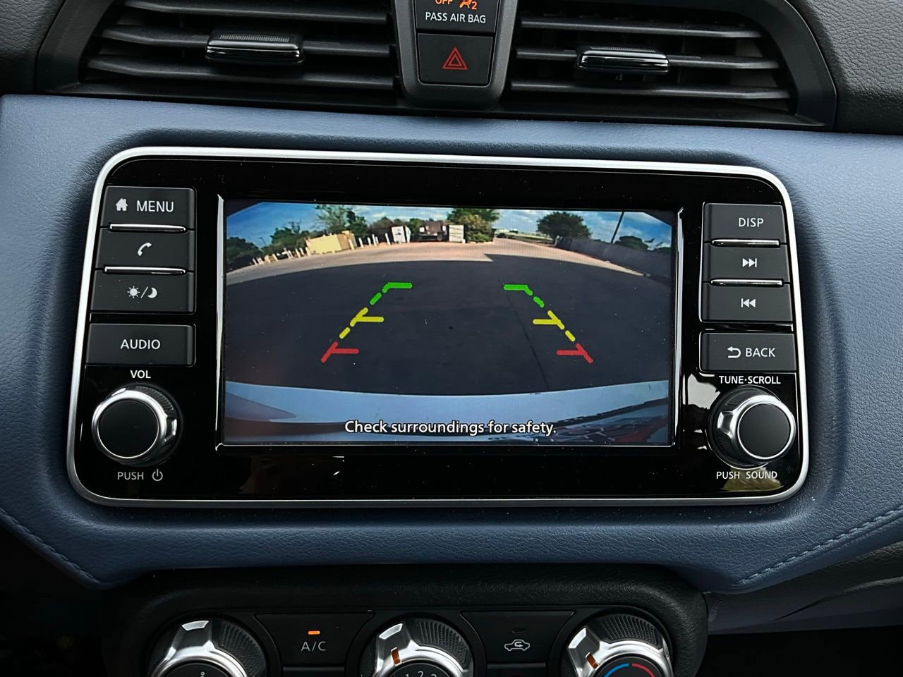 Used 2025 Nissan Versa SV image 27