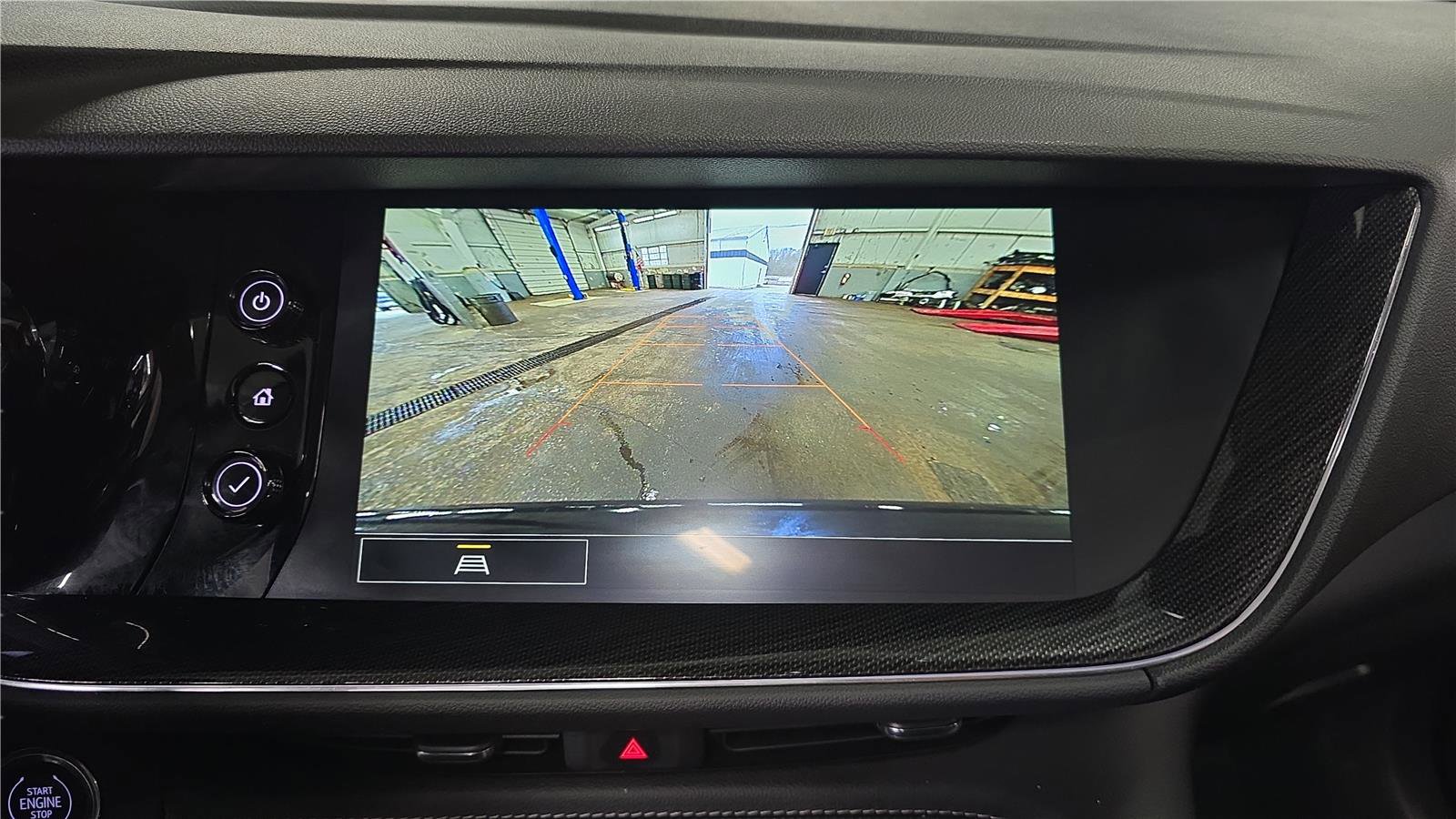 Used 2022 Buick Envision Essence w/ Safety Package image 19