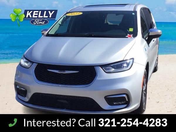 Used 2023 Chrysler Pacifica Limited image 1