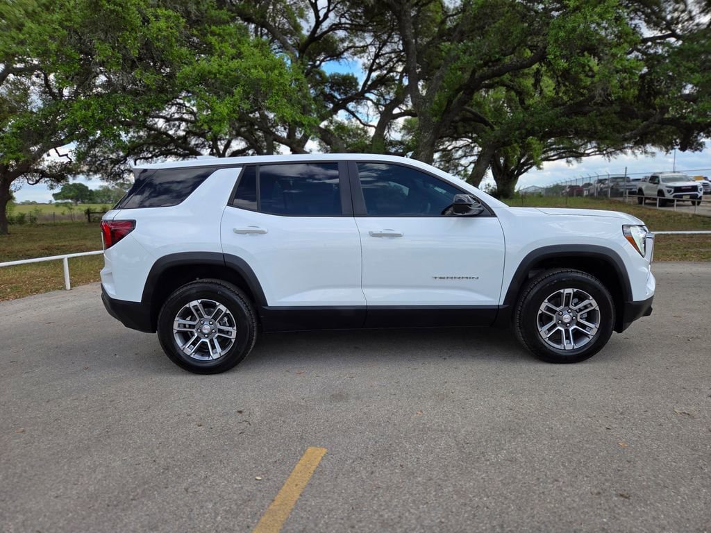 New 2026 GMC Terrain Elevation w/ Technology Package II FWD image 4