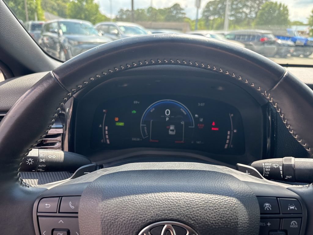 Used 2025 Toyota Camry SE FWD image 24