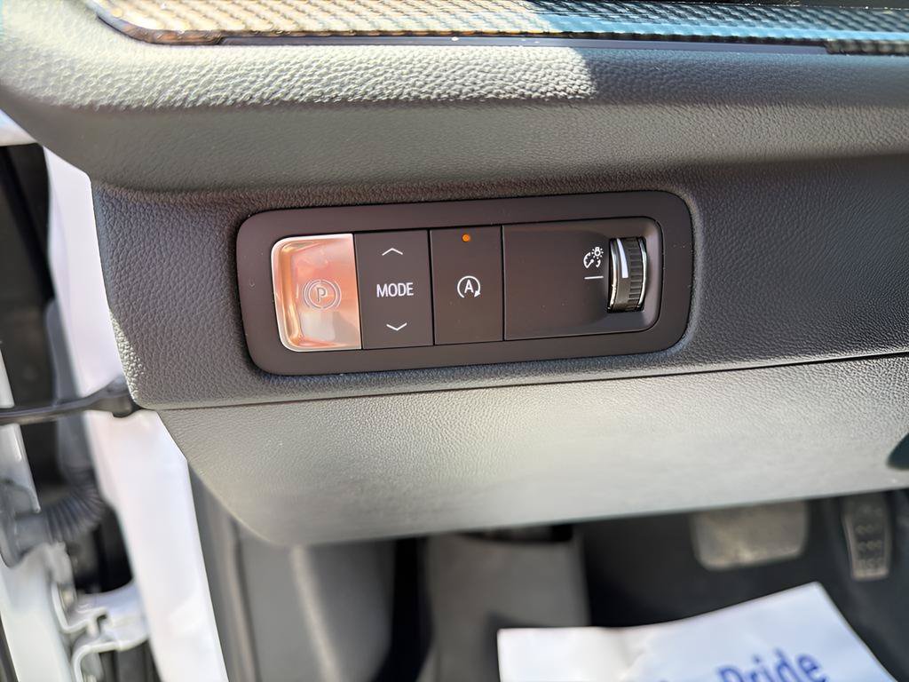 Used 2025 Chevrolet Traverse High Country FWD image 13