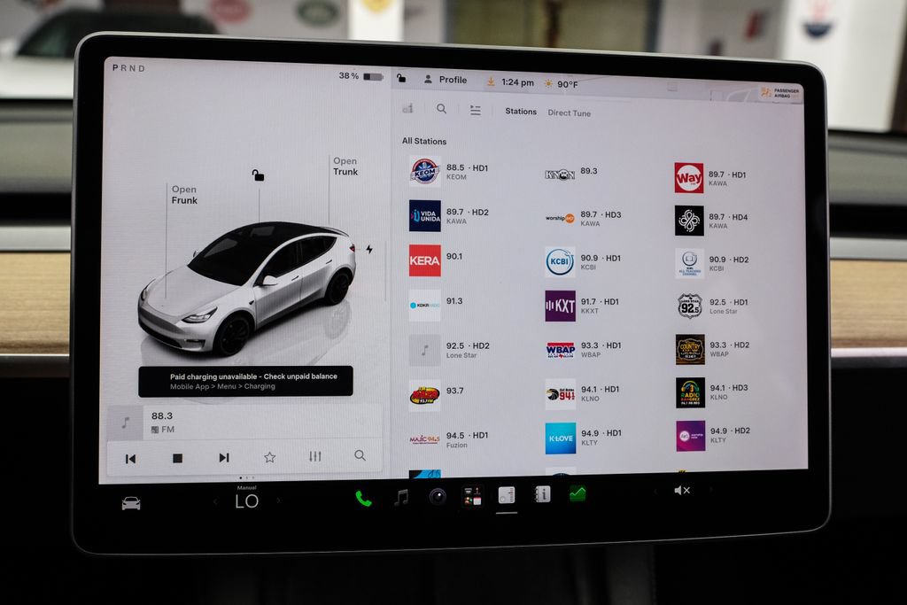 Used 2023 Tesla Model Y Long Range AWD/4WD image 26