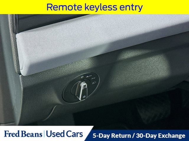 Used 2025 Volkswagen Jetta SE image 12