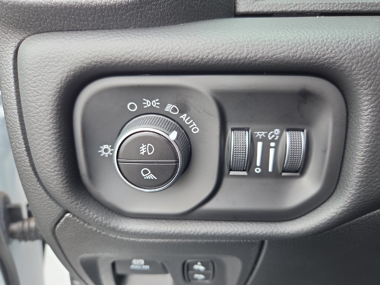 New 2026 RAM 1500 Big Horn AWD/4WD image 33