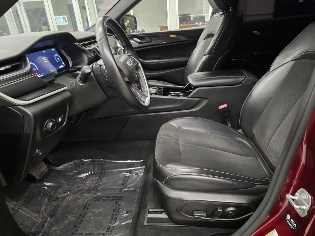 Used 2022 Jeep Grand Cherokee L Laredo image 16