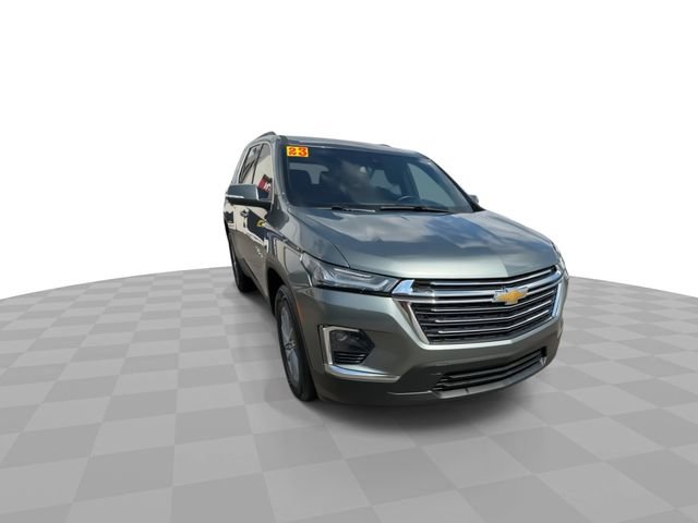 Used 2023 Chevrolet Traverse LT image 2