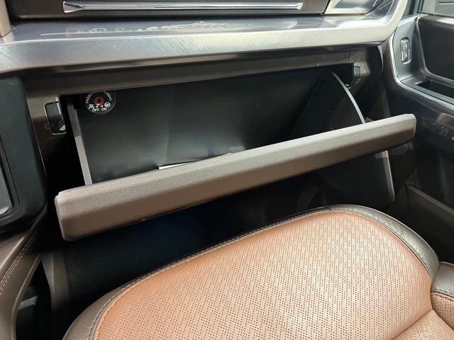 Used 2025 Ford F350 King Ranch w/ FX4 Off-Road Package image 39