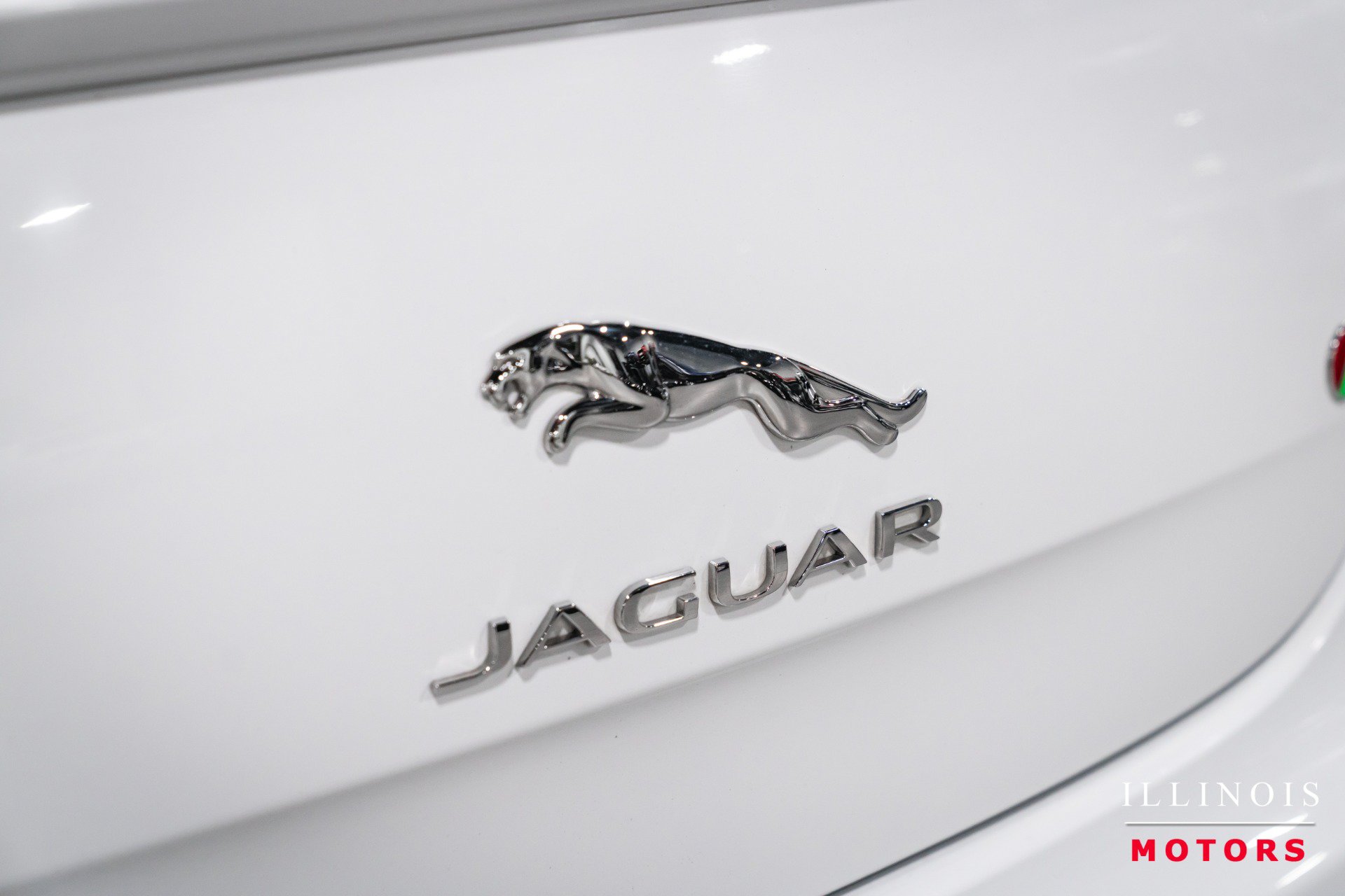 Used 2017 Jaguar XJ R RWD image 14