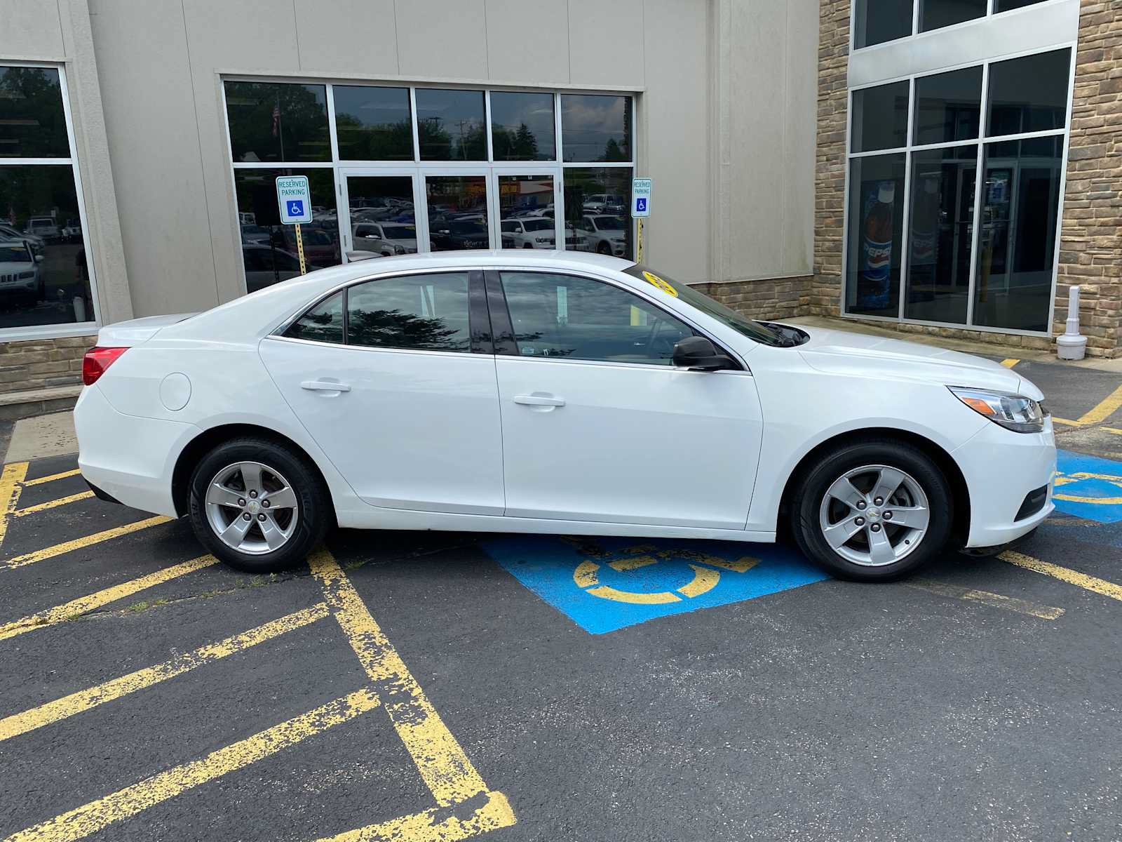 Used 2015 Chevrolet Malibu LS FWD image 13