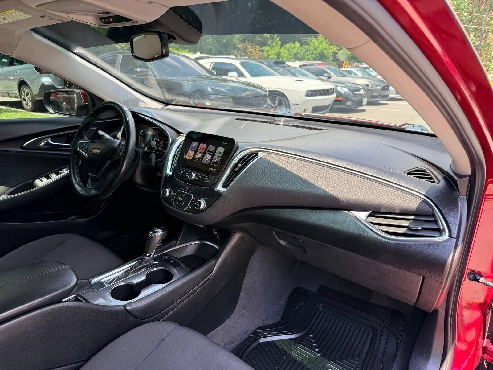 Used 2018 Chevrolet Malibu LT FWD image 19