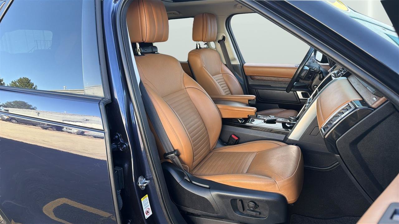 Used 2018 Land Rover Discovery HSE Luxury AWD/4WD image 14