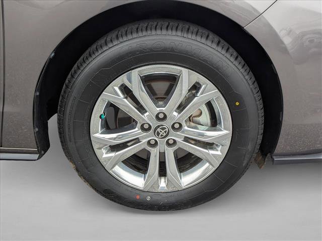 Used 2021 Toyota Sienna XSE image 10